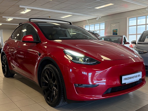 Tesla Model Y 5 of 5