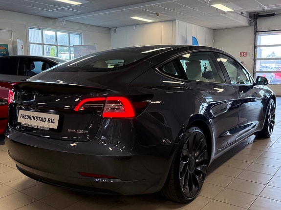 Tesla Model 3 4 of 5