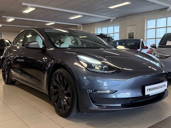 Tesla Model 3 5 of 5