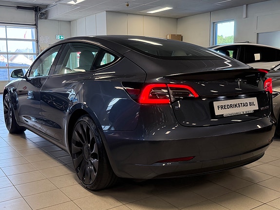 Tesla Model 3 2 of 5