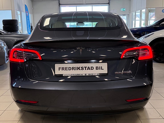 Tesla Model 3 3 of 5
