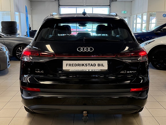 Audi Q4 e-tron 3 of 5