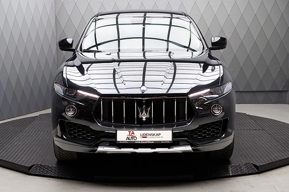 Maserati Levante 4 of 5