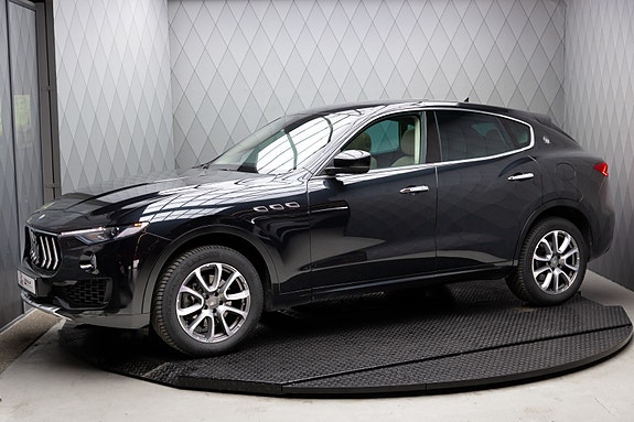 Maserati Levante 2 of 5