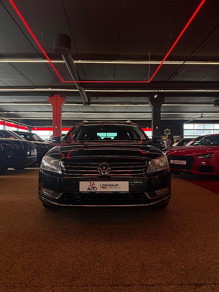 Volkswagen Passat 2 of 5