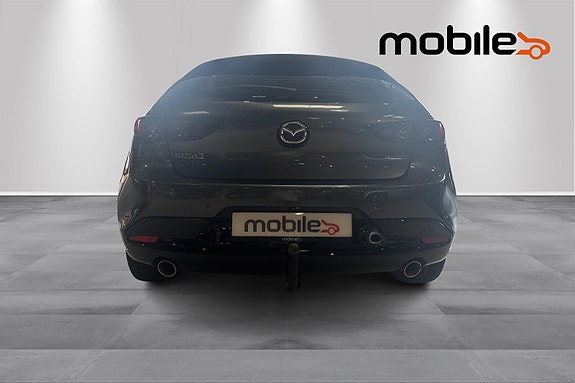 Mazda 3 4 of 5