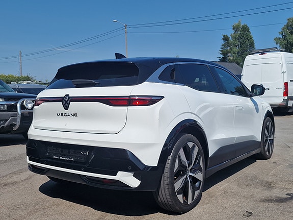 Renault Megane E-Tech 5 of 28