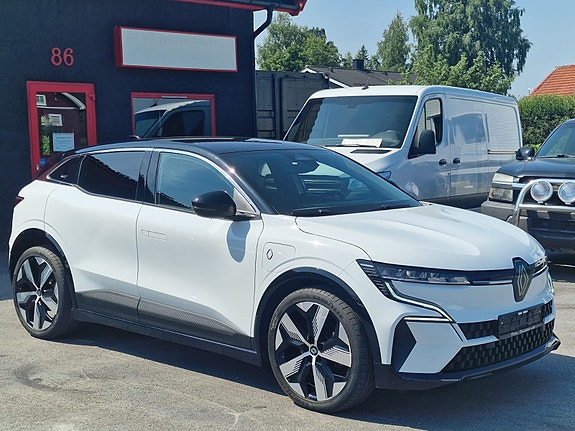 Renault Megane E-Tech 2 of 28