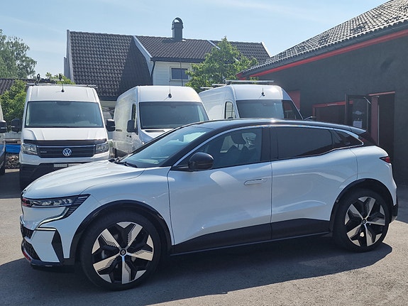 Renault Megane E-Tech 28 of 28