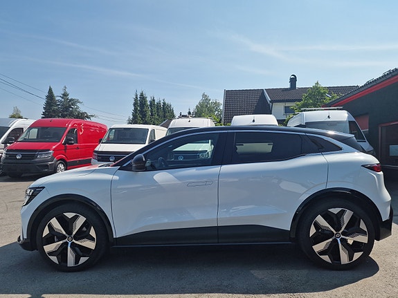 Renault Megane E-Tech 6 of 28