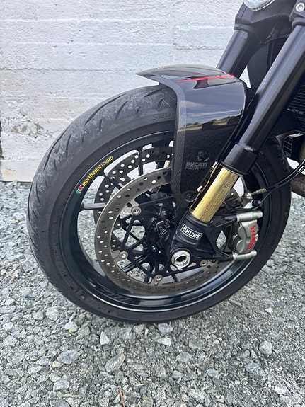 Ducati Monster 1200 R 10 of 16