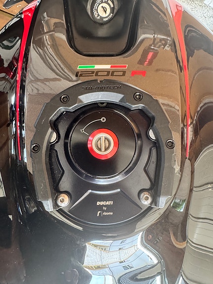 Ducati Monster 1200 R 15 of 16