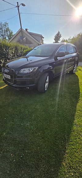 Audi Q7 4 of 5