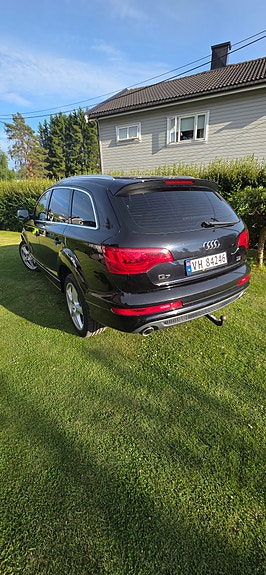 Audi Q7 3 of 5