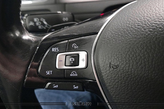 Volkswagen Golf Alltrack 22 of 30