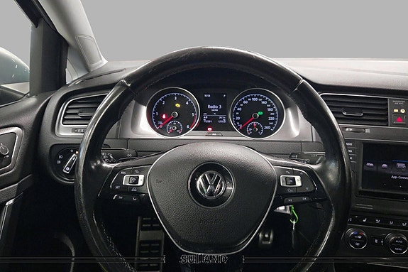 Volkswagen Golf Alltrack 12 of 30