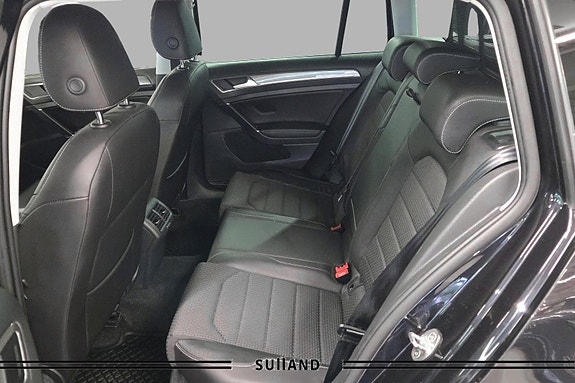 Volkswagen Golf Alltrack 16 of 30