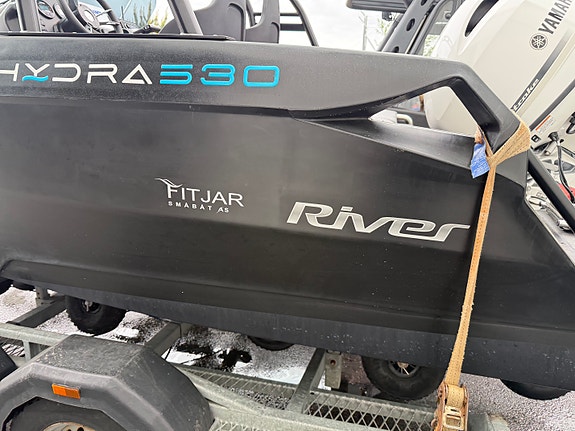 River 530 Hydra med Yamaha F90 V-Max 7 of 7