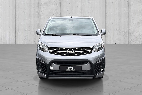Opel Vivaro 2 of 5