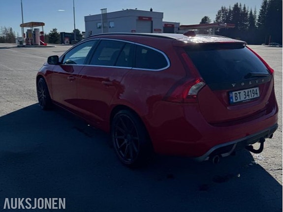 Volvo V60 3 of 5