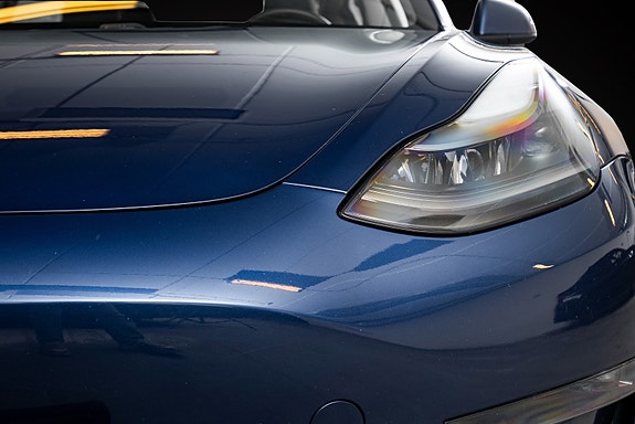 Tesla Model 3 3 of 5