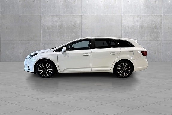 Toyota Avensis 3 of 5