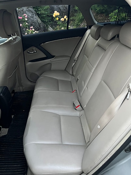 Toyota Avensis 4 of 5