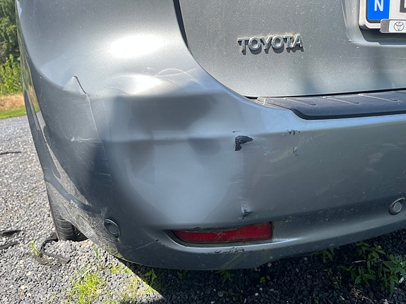 Toyota Avensis 5 of 5