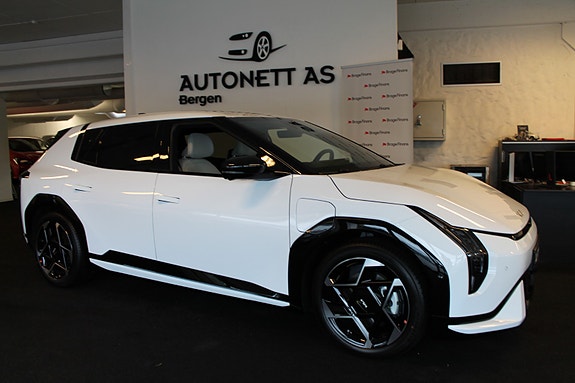 Kia EV4 5 of 24