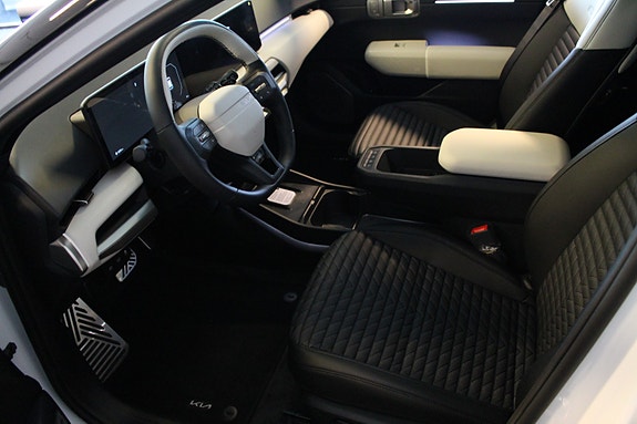 Kia EV4 7 of 24