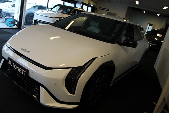 Kia EV4 3 of 24