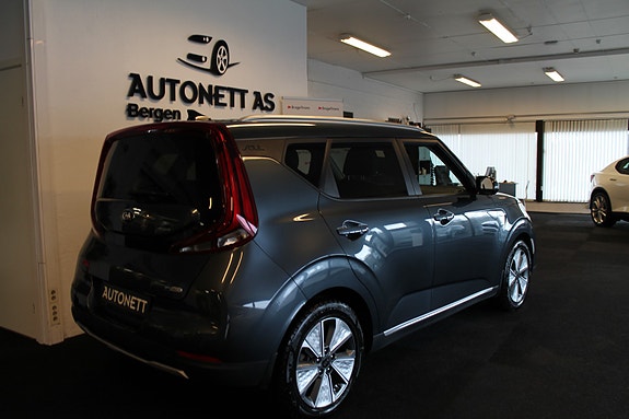 Kia e-Soul 3 of 5