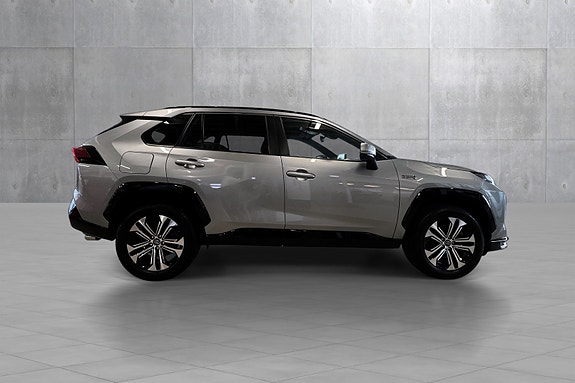 Toyota RAV4 Plug-in Hybrid 6 of 29
