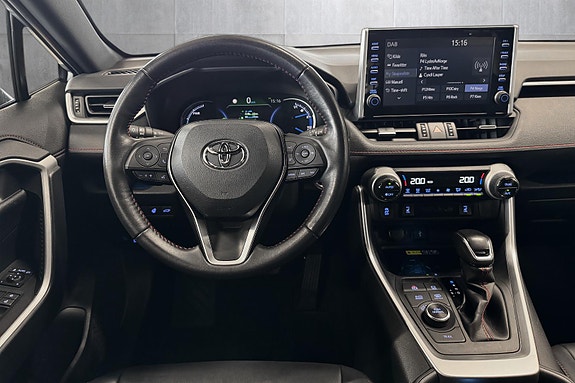 Toyota RAV4 Plug-in Hybrid 14 of 29