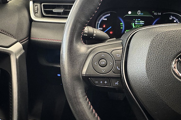 Toyota RAV4 Plug-in Hybrid 11 of 29