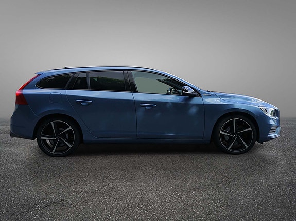 Volvo V60 10 of 30
