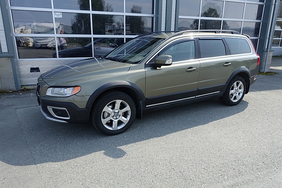Volvo XC70 2 of 5