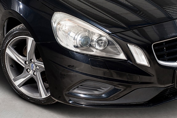 Volvo S60 3 of 5