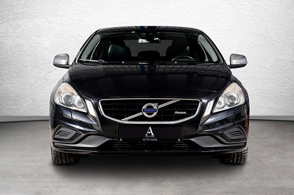 Volvo S60 4 of 5