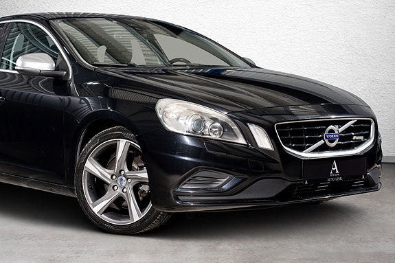 Volvo S60 2 of 5