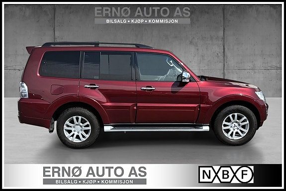 Mitsubishi Pajero 2 of 5
