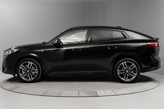 BMW iX2 2 of 5