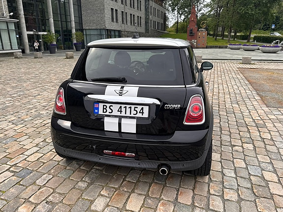 MINI Cooper 2 of 5