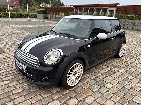 MINI Cooper 5 of 5