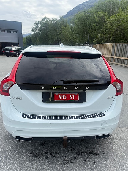 Volvo V60 3 of 5