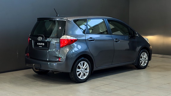 Toyota Verso-S 10 of 24