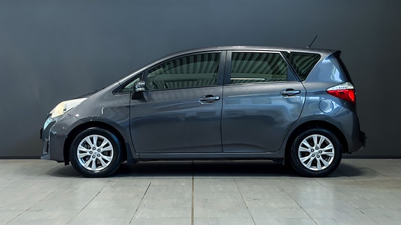 Toyota Verso-S 2 of 5