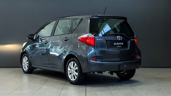 Toyota Verso-S 3 of 5