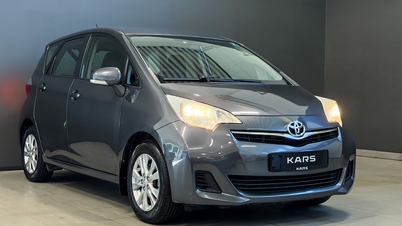 Toyota Verso-S 9 of 24