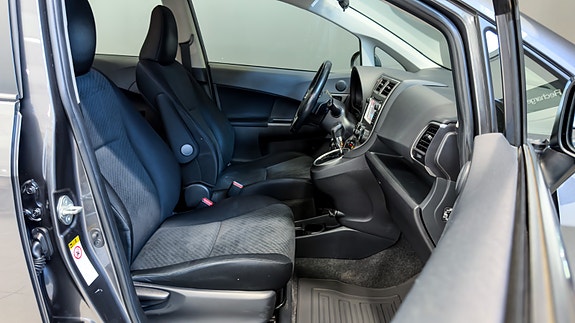Toyota Verso-S 22 of 24